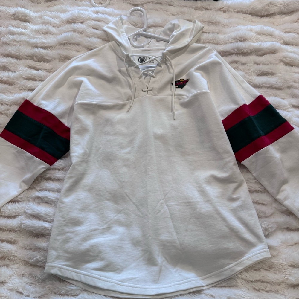 Women’s Minnesota Wild lace up hoodie